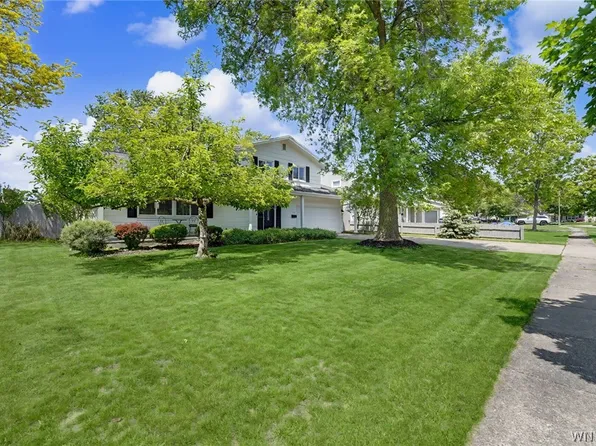 142 Dalewood Dr, Amherst, NY 14228