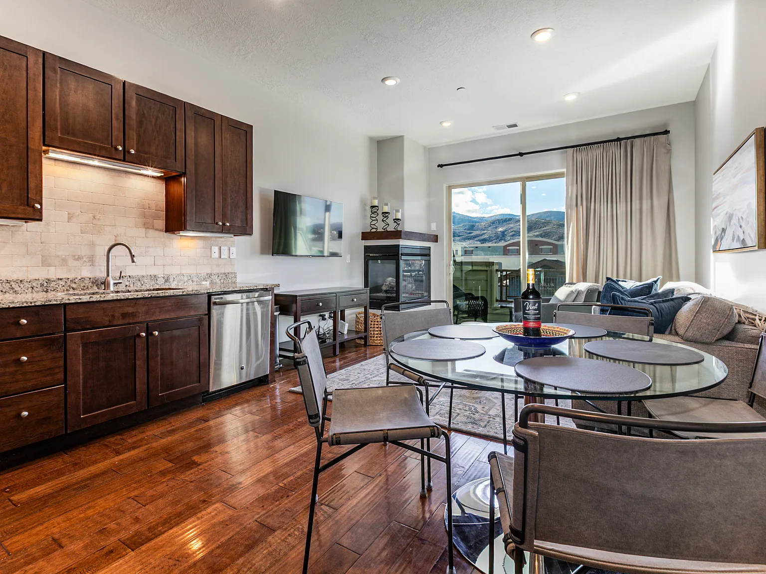 2 bed, 1228 sqft, $3,685 — Photo 3