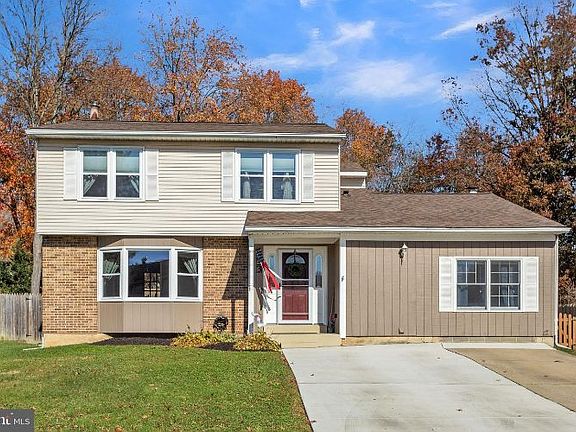 2nd image of 233 E Seneca Dr