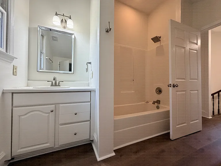 Full Bathroom