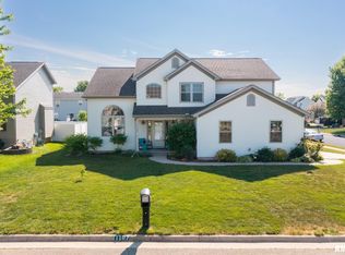 11107 N Stillwater Dr, Dunlap, IL 61525