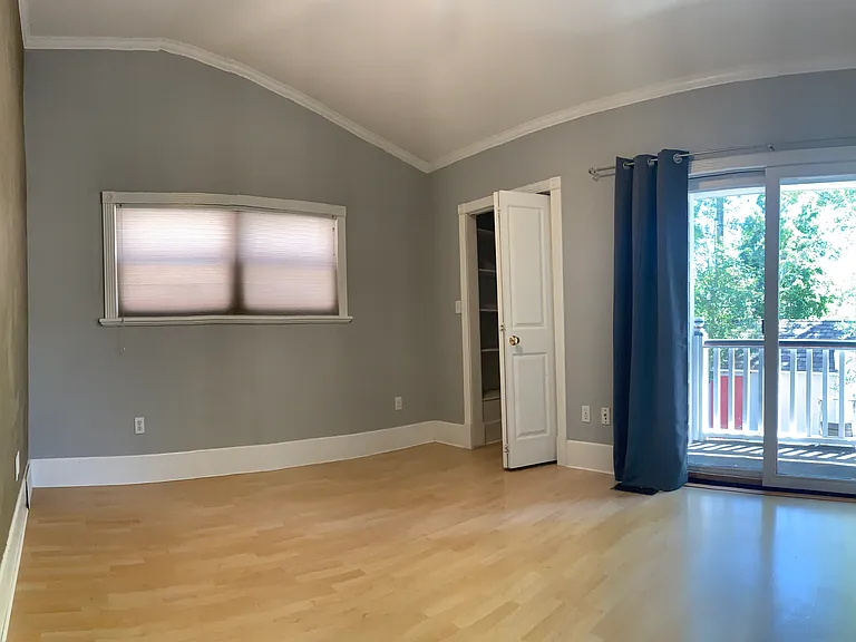 1128 E 3rd Ave — Photo 14