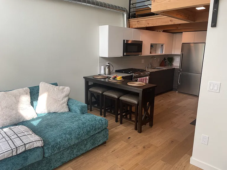 2617 Franklin Ave E #D — Photo 8