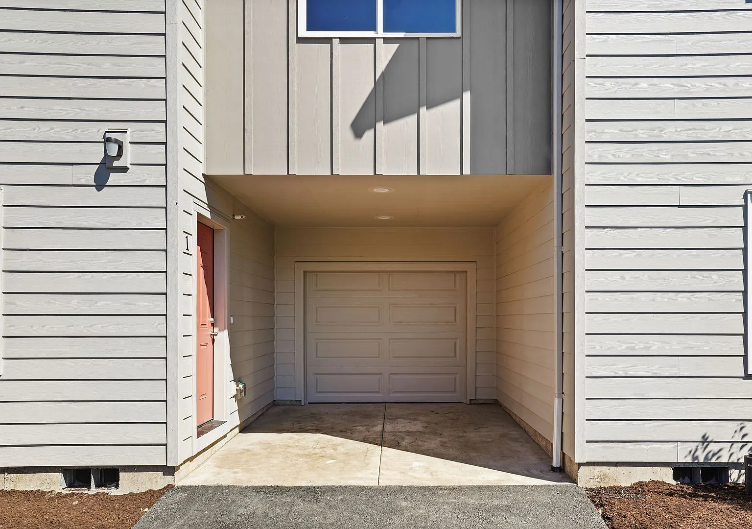 New 3 Bedroom, 2.5 Bath Townhouse in Sheridan- Pet Friendly! — Photo 4