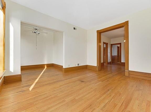 2nd image of 1919 N Larrabee St #2