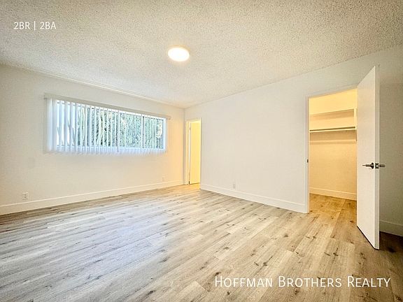 5th image of 1422 S Bedford St #305
