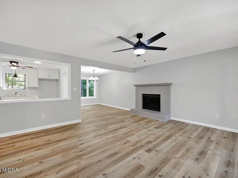 1376 Greentree Pkwy — Photo 4