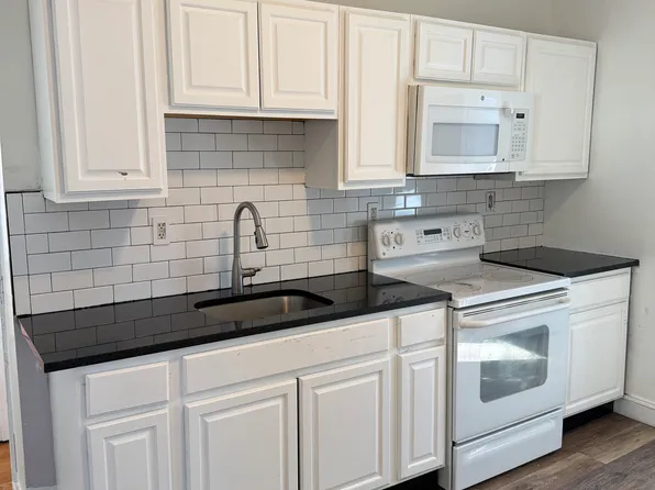 332 Academy Ave #2, Providence, RI 02908