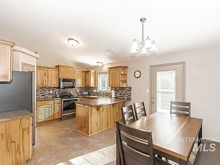 2221 S Frontier Dr — Photo 8