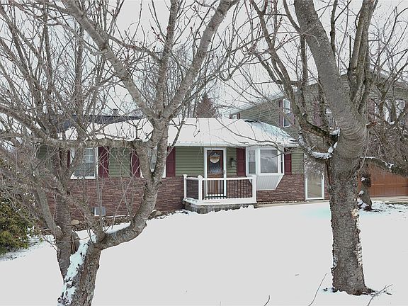 3rd image of 250 Harvey Dr