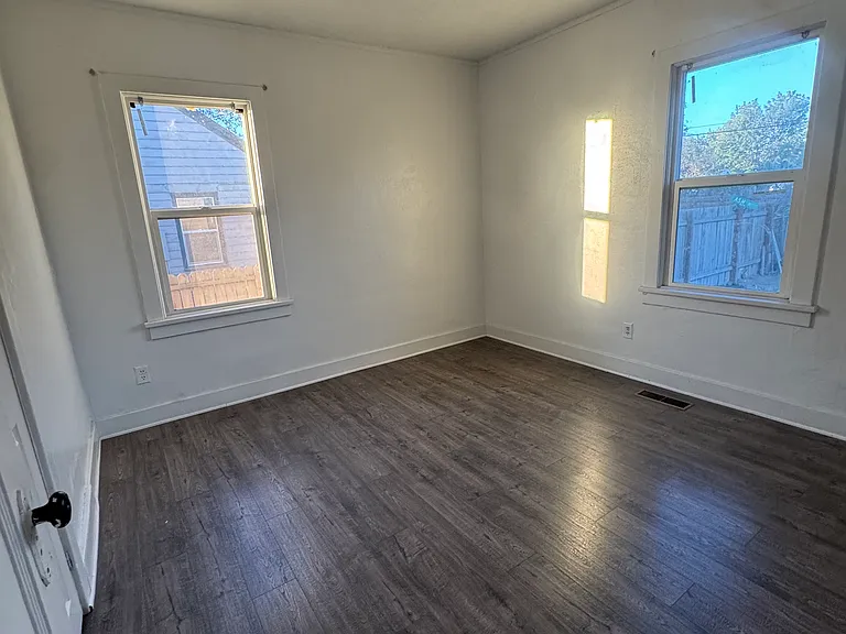 132 Ash St — Photo 7