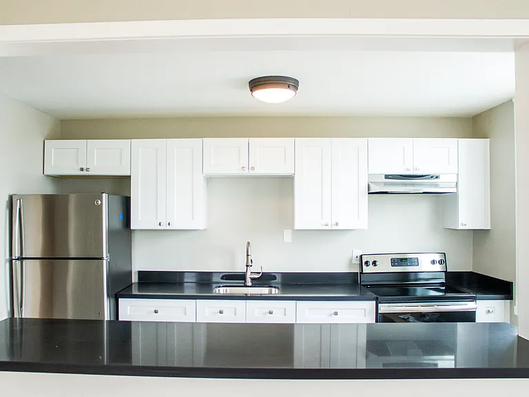 Clairemont Apartments — Photo 10