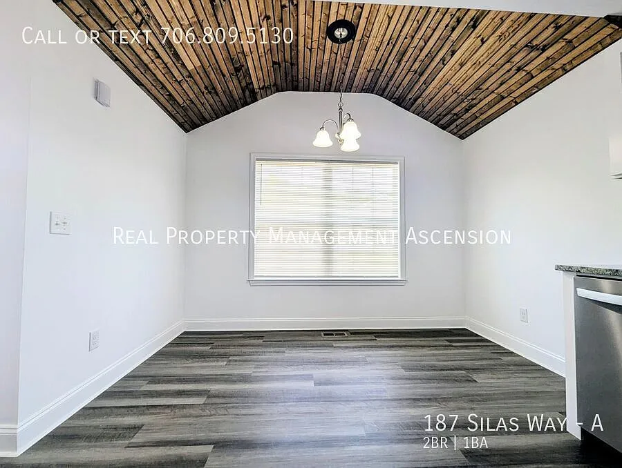 Fresh Two Bed One Bath in Dalton — Photo 3