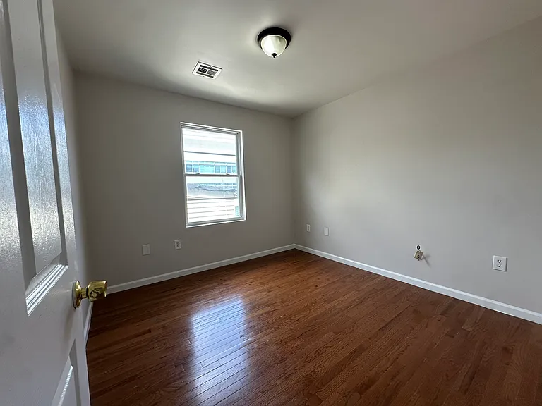 64 S 10th St #2 — Photo 11