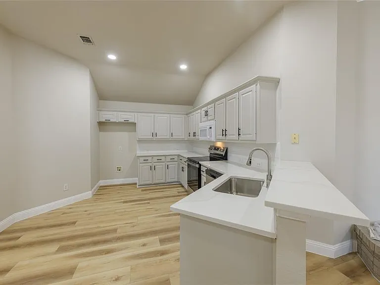 3304 Felicia Ct — Photo 23
