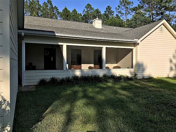 Spacious Screened Back Porch