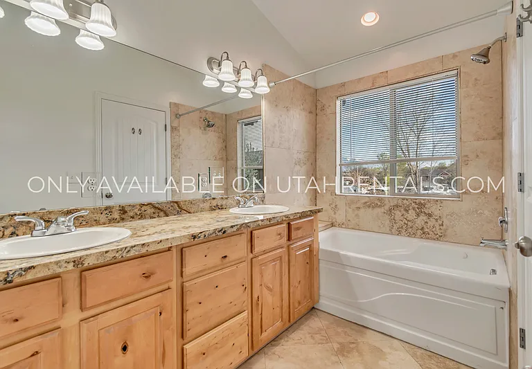 279 E Ailee Ln — Photo 10