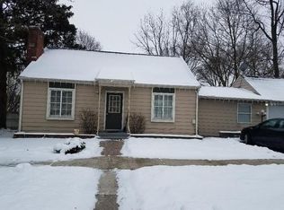 457 Parker Ave, Aurora, IL 60505