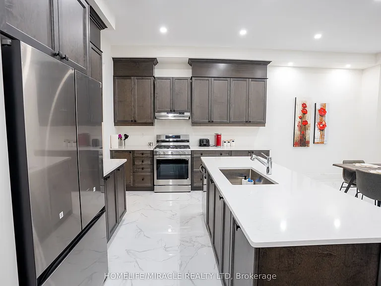 93 Bluebird Blvd — Photo 24