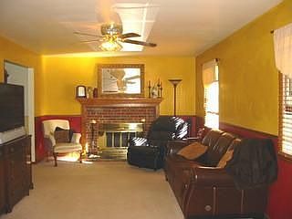 Living Room w/ Gas FP