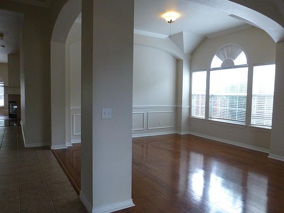 4th image of 4526 Burnhill Dr
