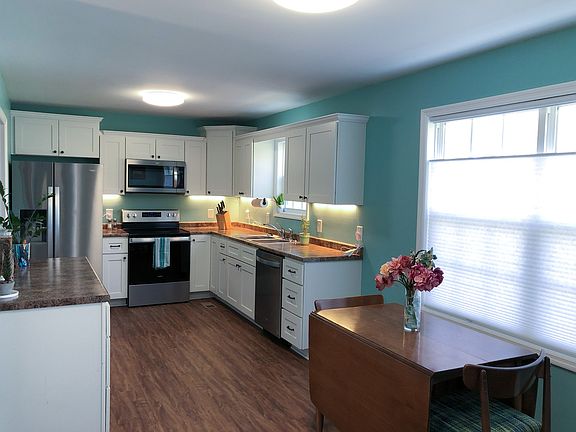 4th image of 118 Swann Ave