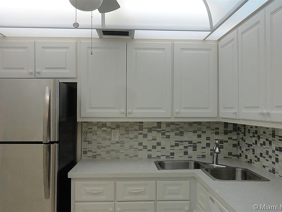 3rd image of 111 Golden Isles Dr APT F6