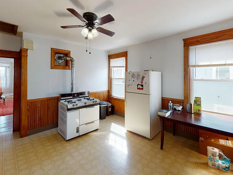 117 Grove St #3 — Photo 4