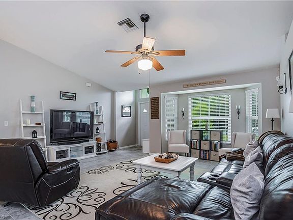 2nd image of 725 Arundel Cir
