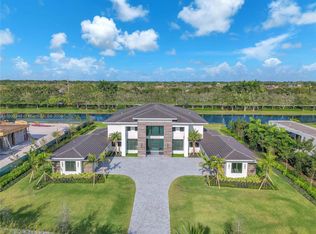 2944 Lake Ridge Ln, Weston, FL 33332