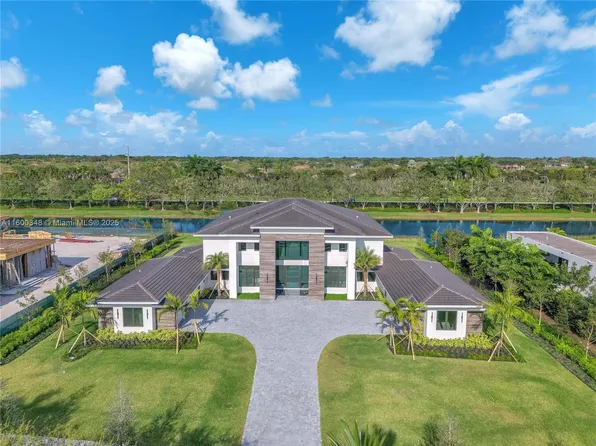 2944 Lake Ridge Ln, Weston, FL 33332
