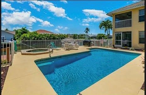 1st image of 1004 SW 48th Ter APT 101