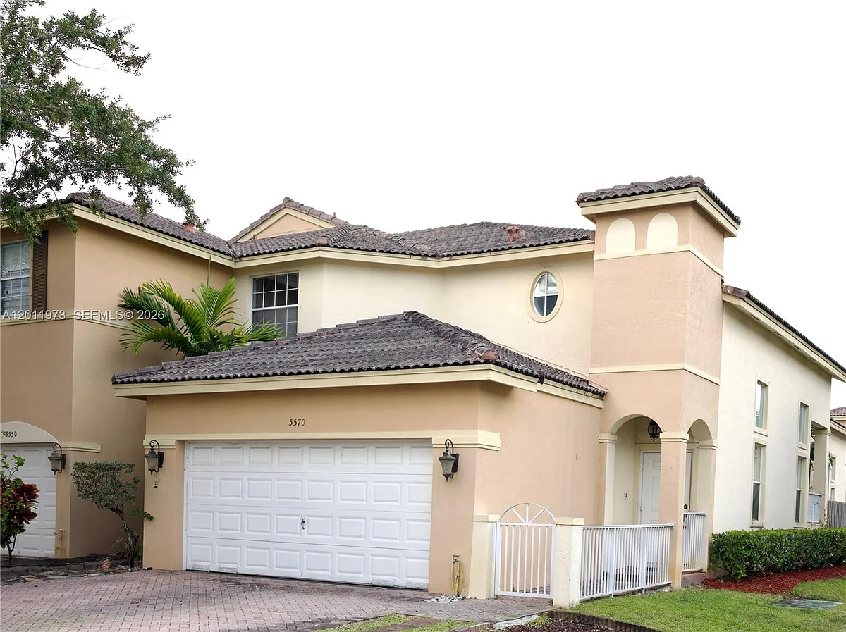 Building Photo - 5570 NW 113th Ct
