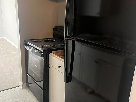 5th image of 13-17 Washington St #303