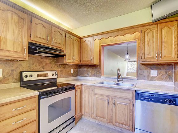 5th image of 2805 SW 22nd Ave #1020