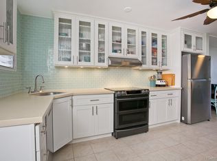 46-270 Kahuhipa St APT A302, Kaneohe, HI 96744