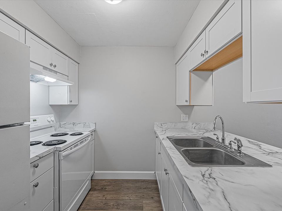 2nd image of 1722 SW 69th Ter #B