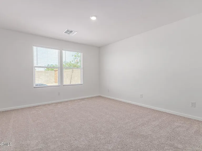 1158 N Larat Ln — Photo 6