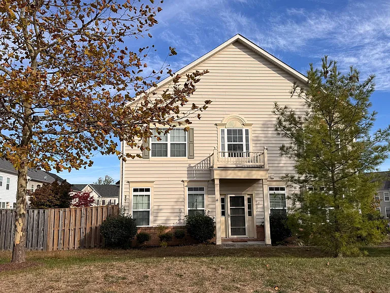 110 Gate Stone Ln — Photo 3
