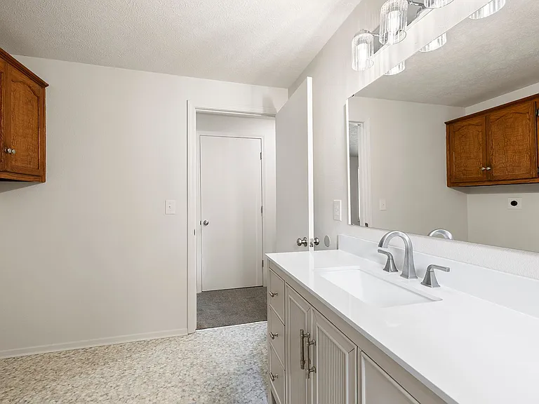 418 W Olive St — Photo 18