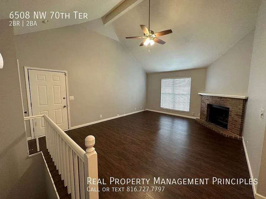 Spacious 2 Bedroom 2 Bath Townhouse! Deposit Free with Obligo! — Photo 3