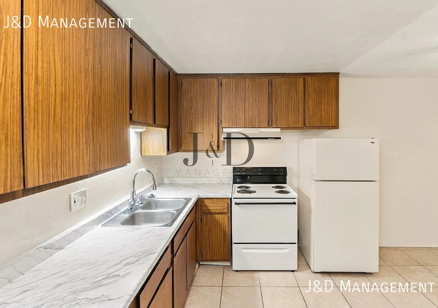 Charming 1-Bedroom Apartment with Private Patio in a Gated 55+ Community! — Photo 4