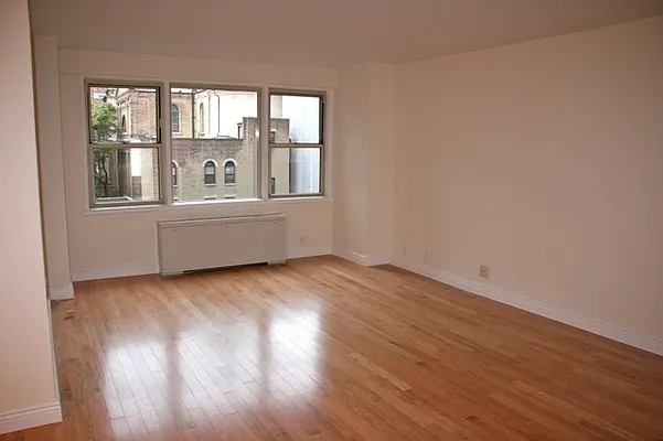 Rented by Michael K Namm Associates | media 35