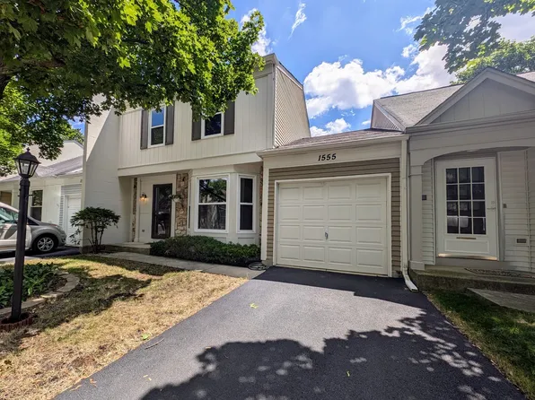 1555 N Gatewood Ave, Palatine, IL 60067
