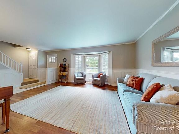 4th image of 5739 Meadowview St
