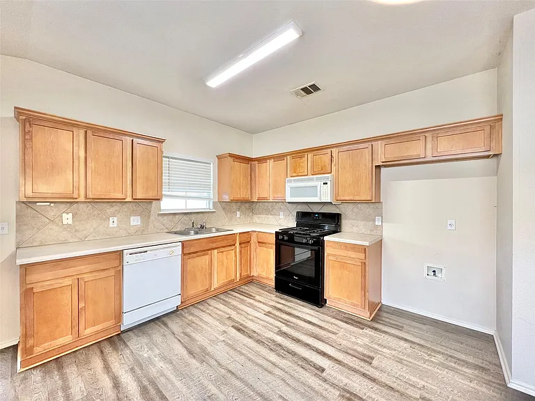 2221 Pearson Way — Photo 2