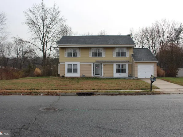 219 Meadow Dr, Mount Laurel, NJ 08054