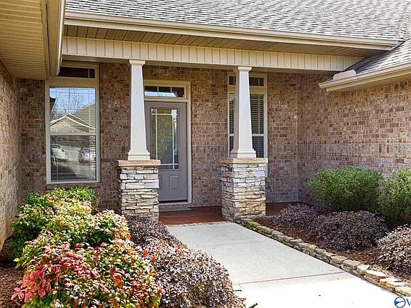 3rd image of 615 Summer Cove Cir NW