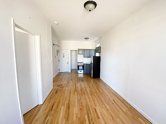 1st image of 2281 1st Ave APT 4A