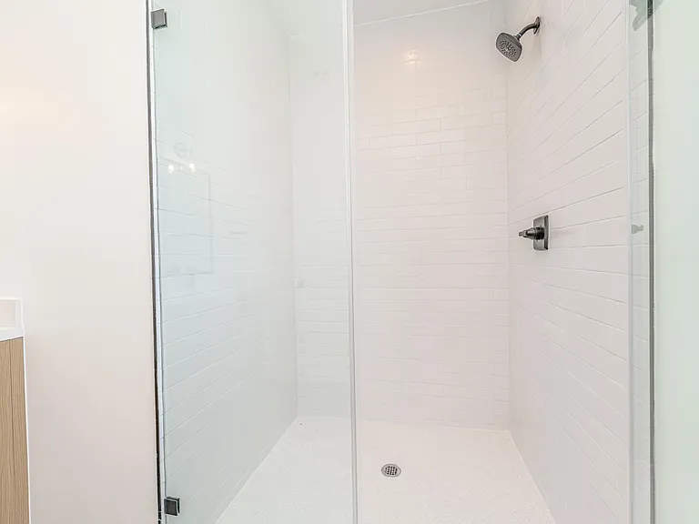 614 1/2 N Rampart Blvd — Photo 48